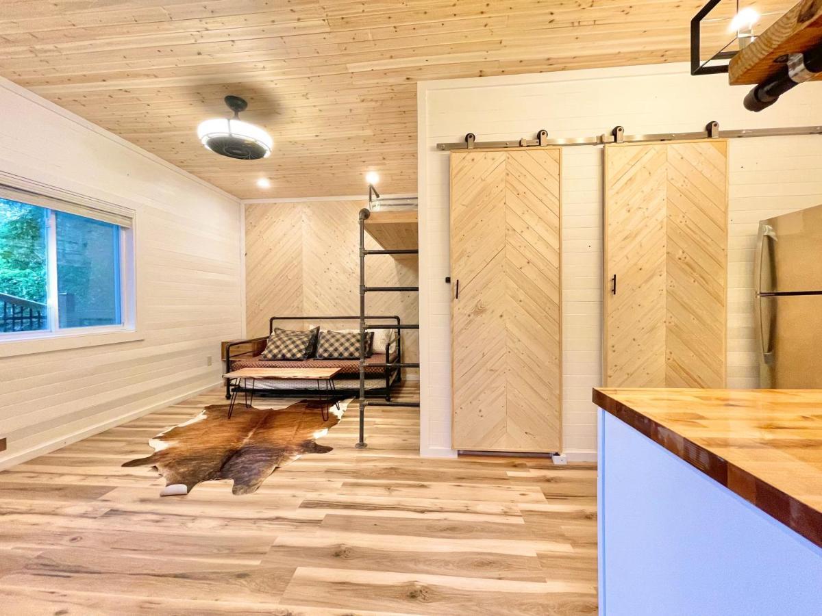 New Tiny Cabin Hot Tub Firepit Fenced Yard Sevierville Εξωτερικό φωτογραφία